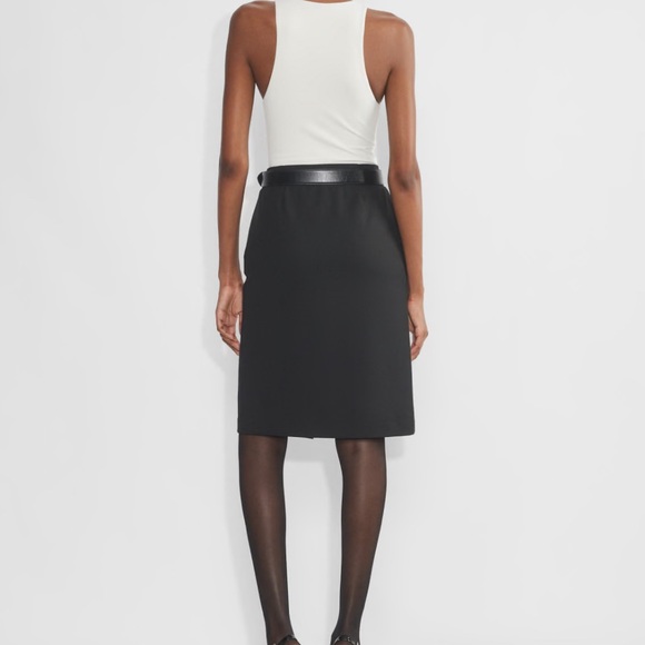 Aritzia Babaton Contour '90s Bodysuit, Size L - Picture 4 of 11